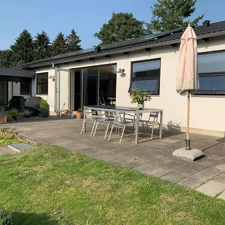 Bo I Naturen - Taet Pa Byen Villa