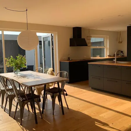 Villa Bo I Naturen - Taet Pa Byen